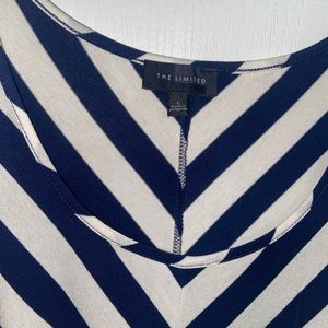 Beautiful summer maxi dress sz L in navy and white.